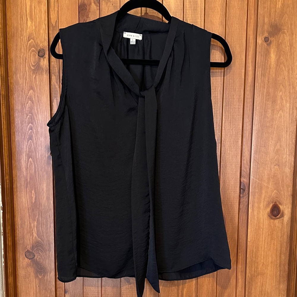Elegant Black Sleeveless Blouse with Tie